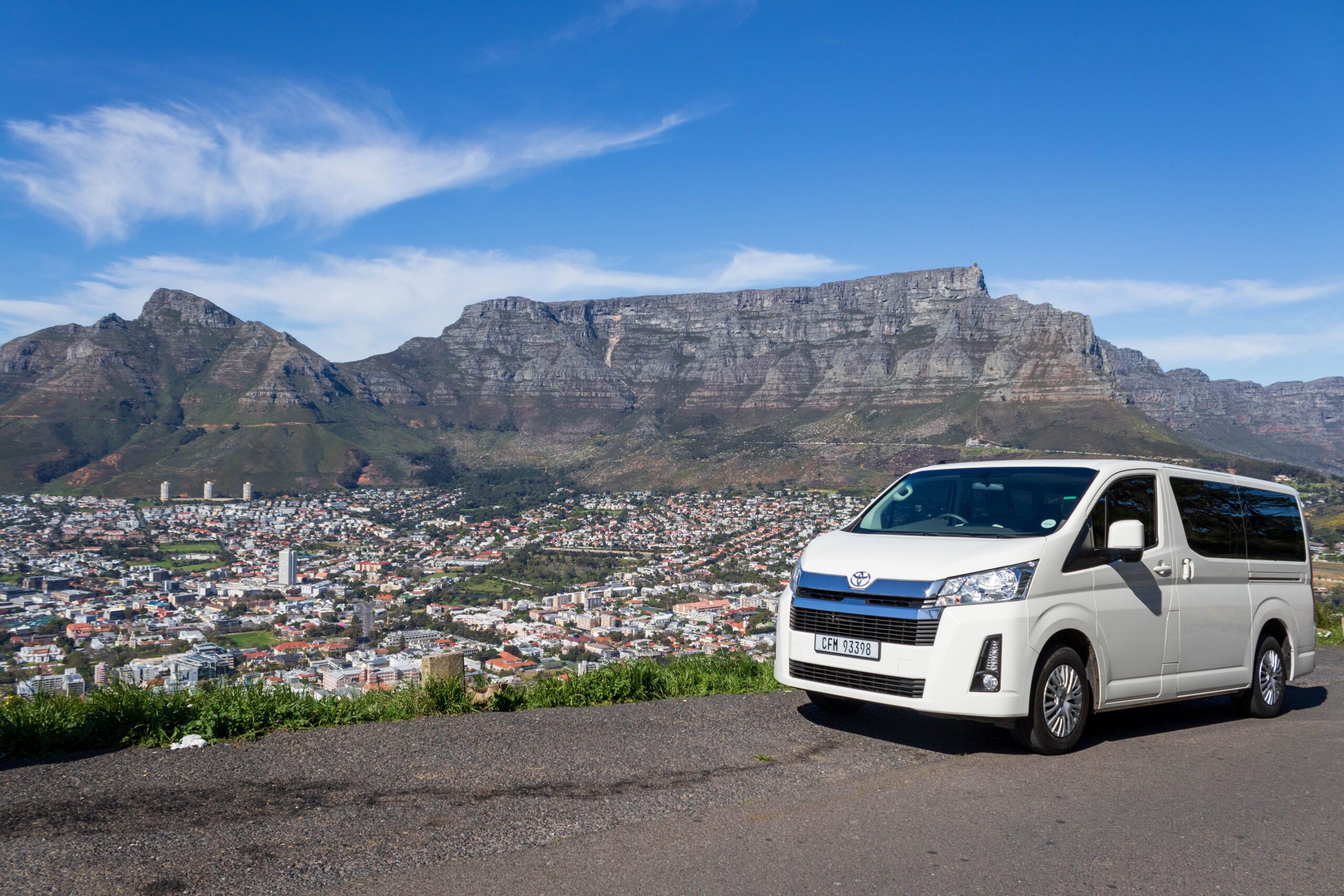 Our tour bus stopped on Signal Hill with the beautiful Cape Town and Table Mountain in the background.